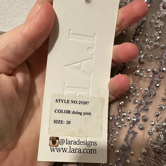 NWT Lara Cape Sleeve V-Neck Gown - size 20 - Picture 7 of 8